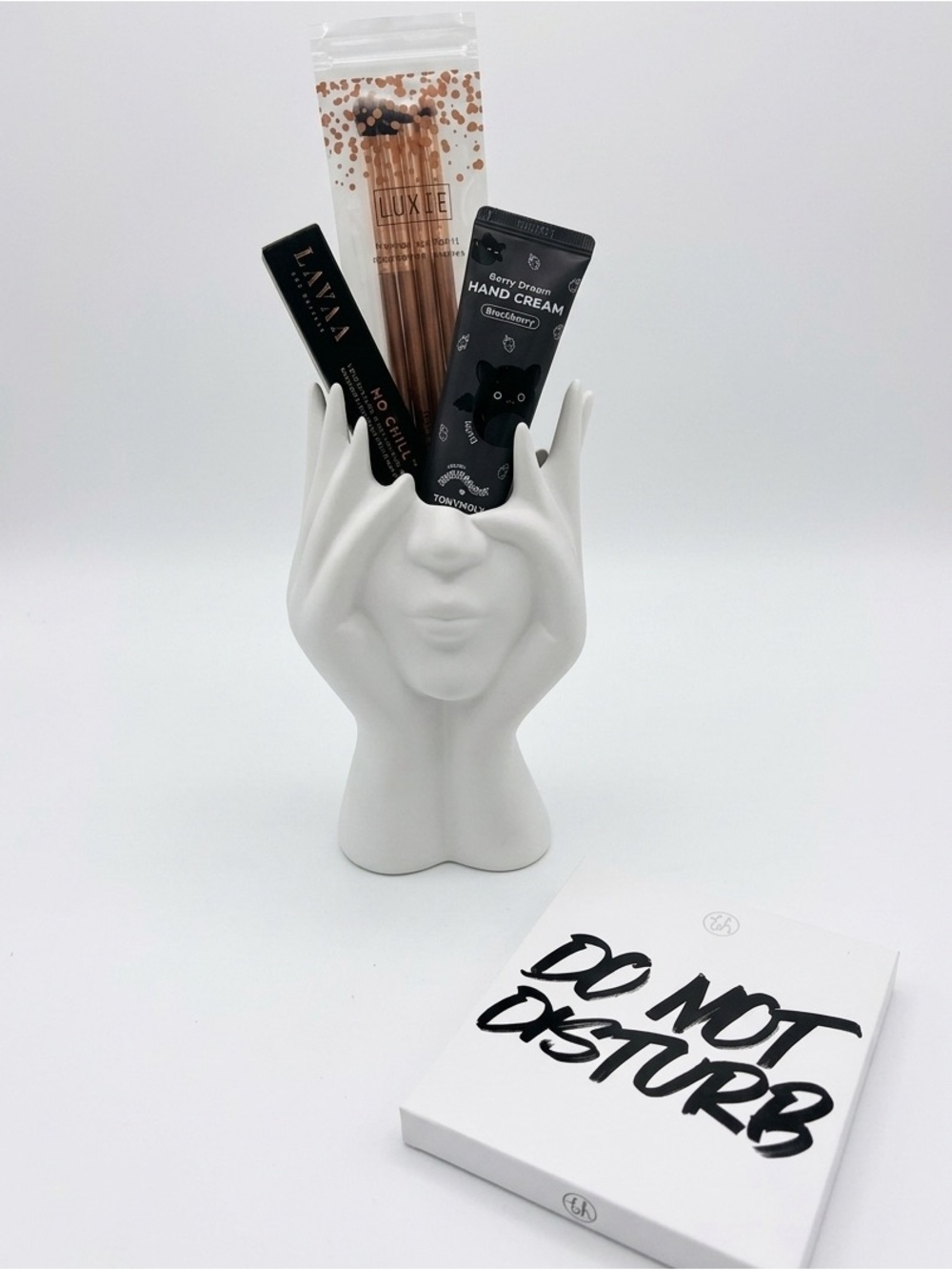 Beauty Bundle 5 Pieces (BH cosmetics, Tony Moly, LAVAA & Luxie)